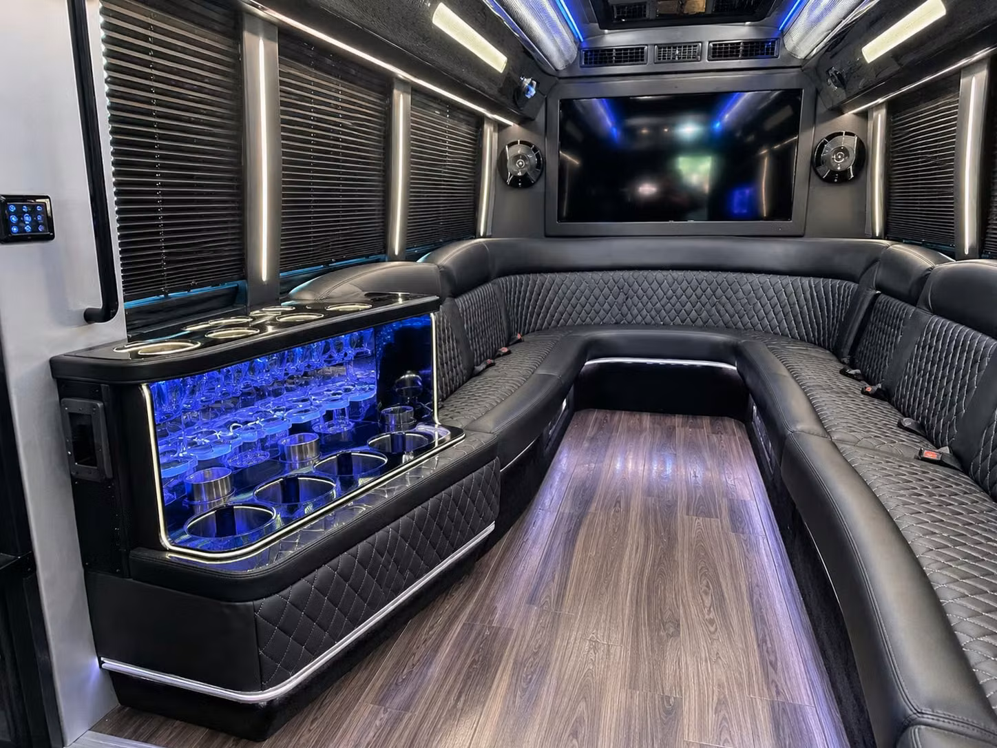 everett prom transportation